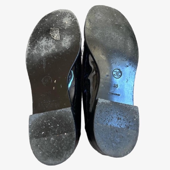 CHANEL Glossy Black Loafers with Logo - Picture 6 of 8